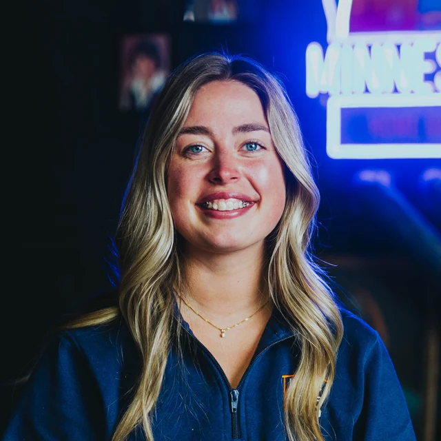 Abby Nelson Photo Headshot