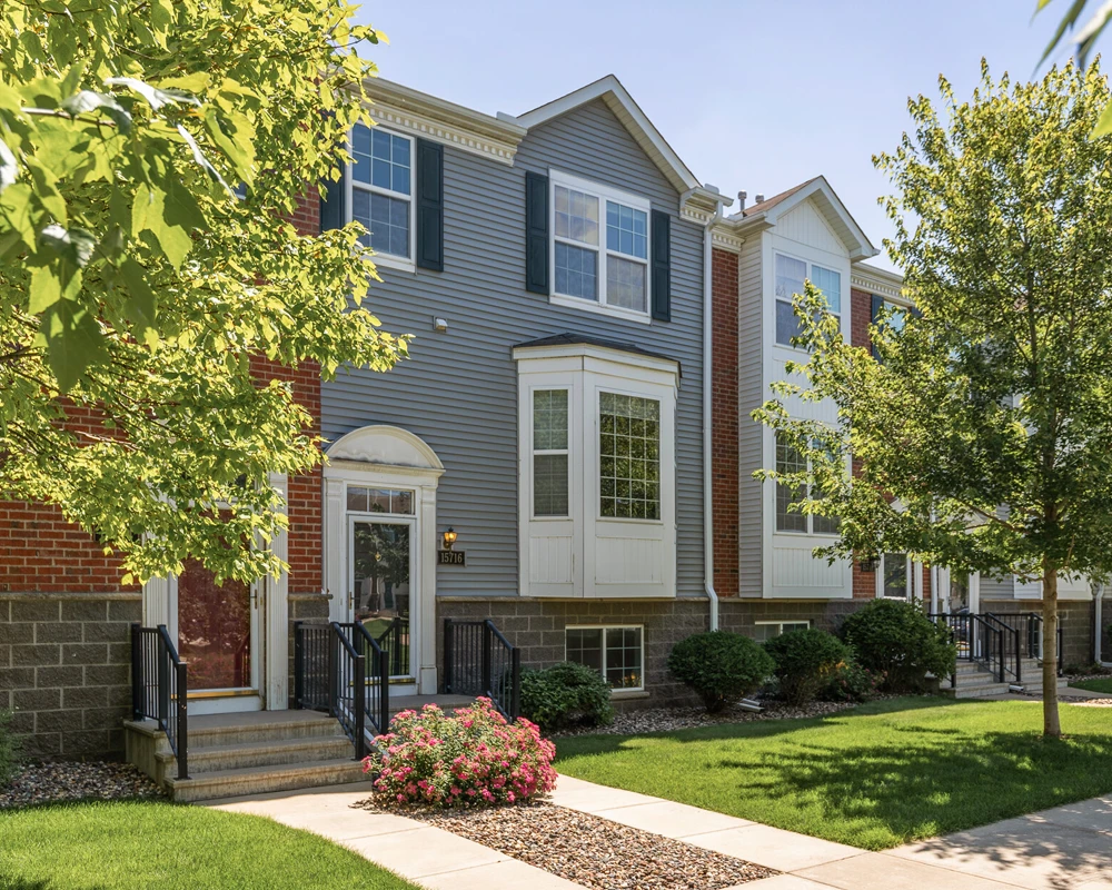 House We Bought for Cash in Fox Circle Apple Valley MN